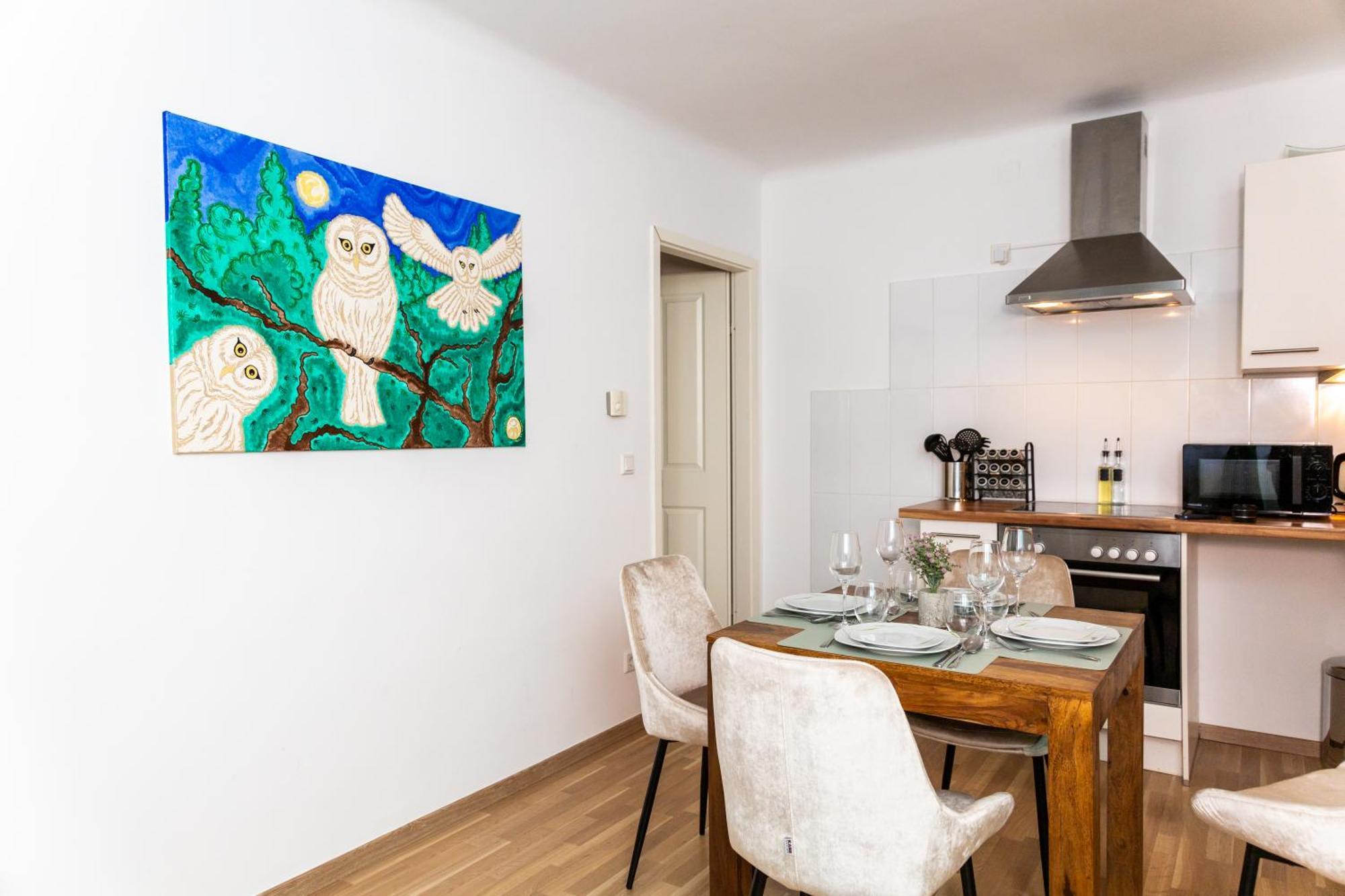 City Apartment Top Location, Quiet And Cozy Ideal To Relax Or Work Wina Bagian luar foto