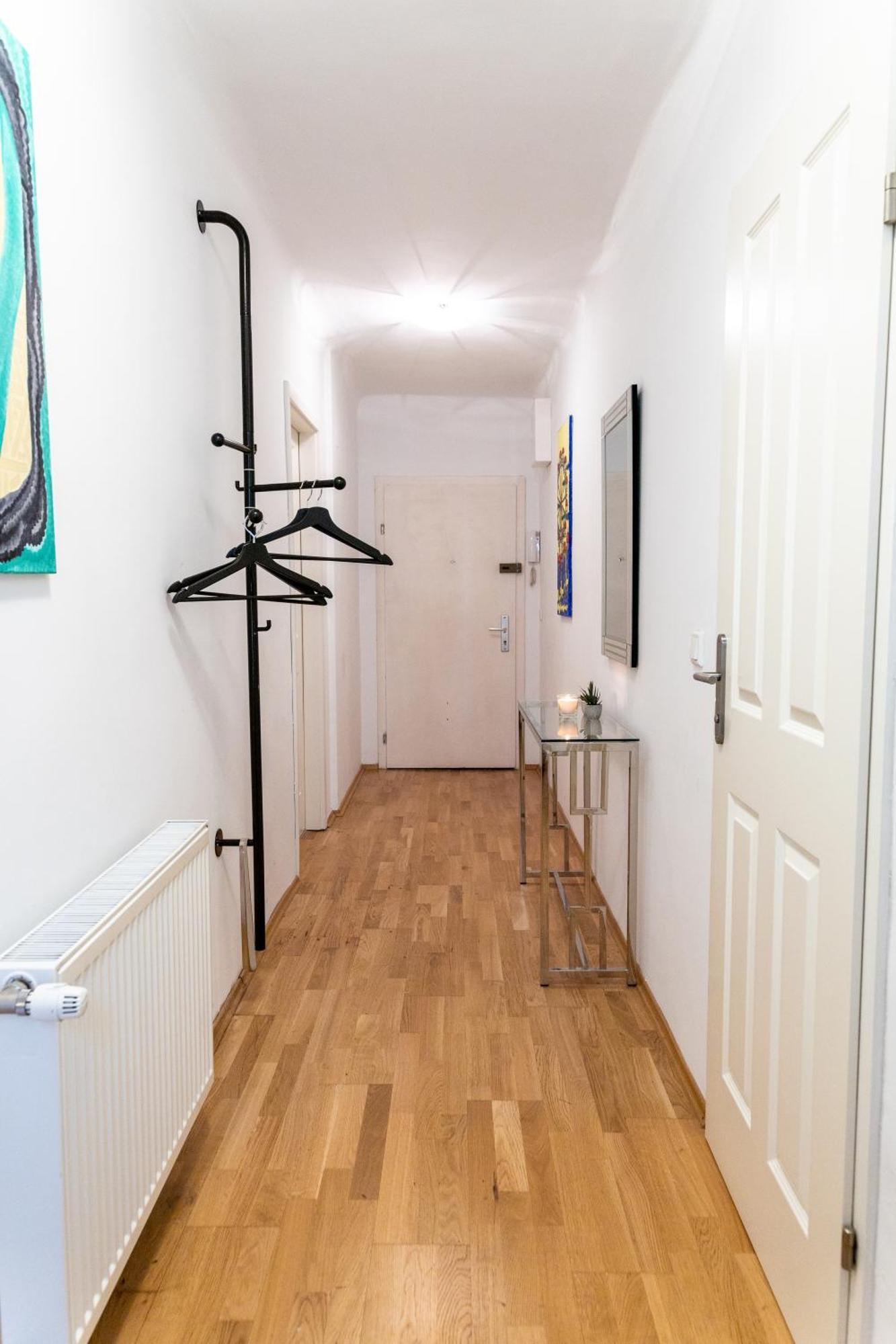 City Apartment Top Location, Quiet And Cozy Ideal To Relax Or Work Wina Bagian luar foto