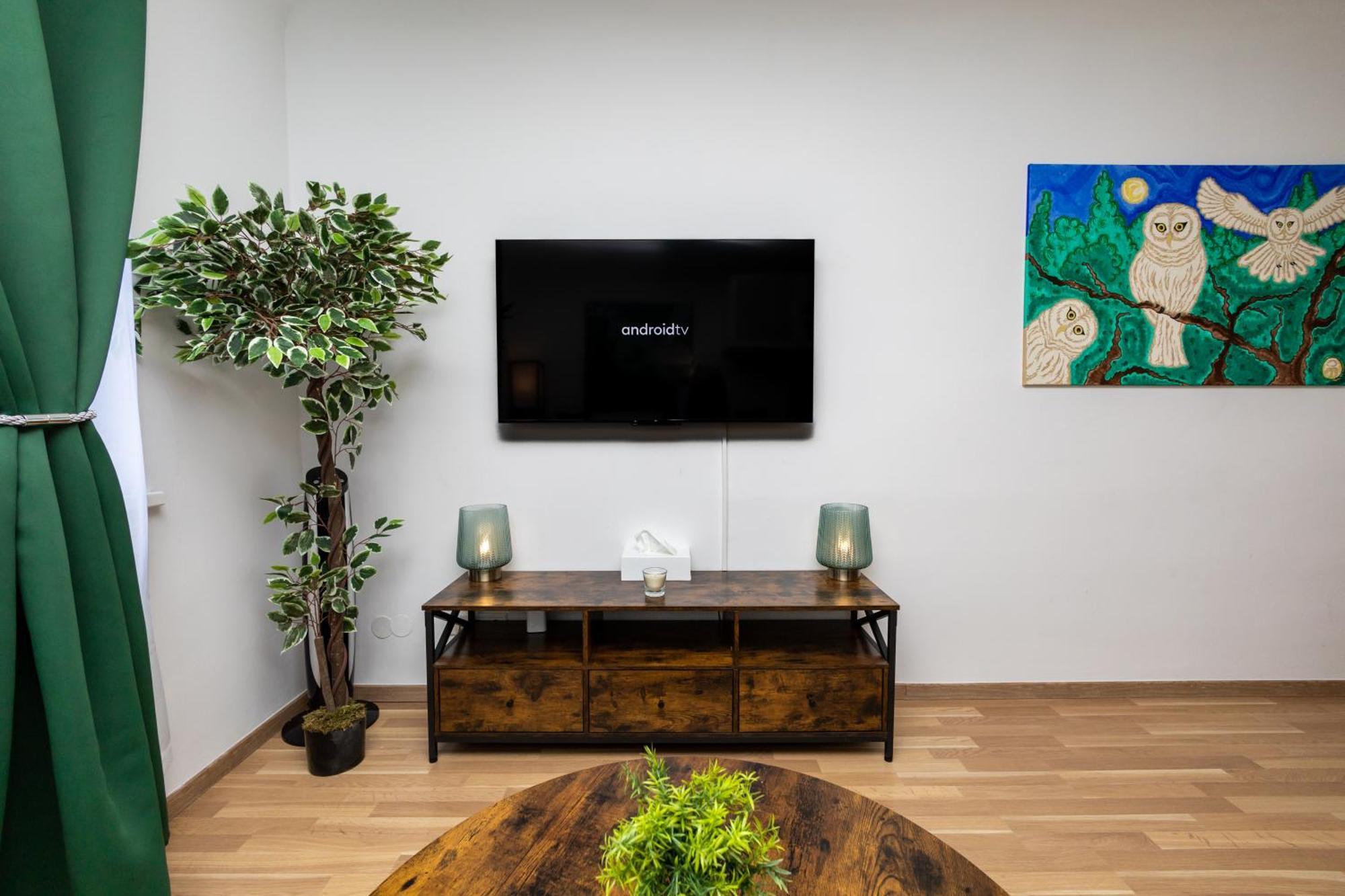 City Apartment Top Location, Quiet And Cozy Ideal To Relax Or Work Wina Bagian luar foto