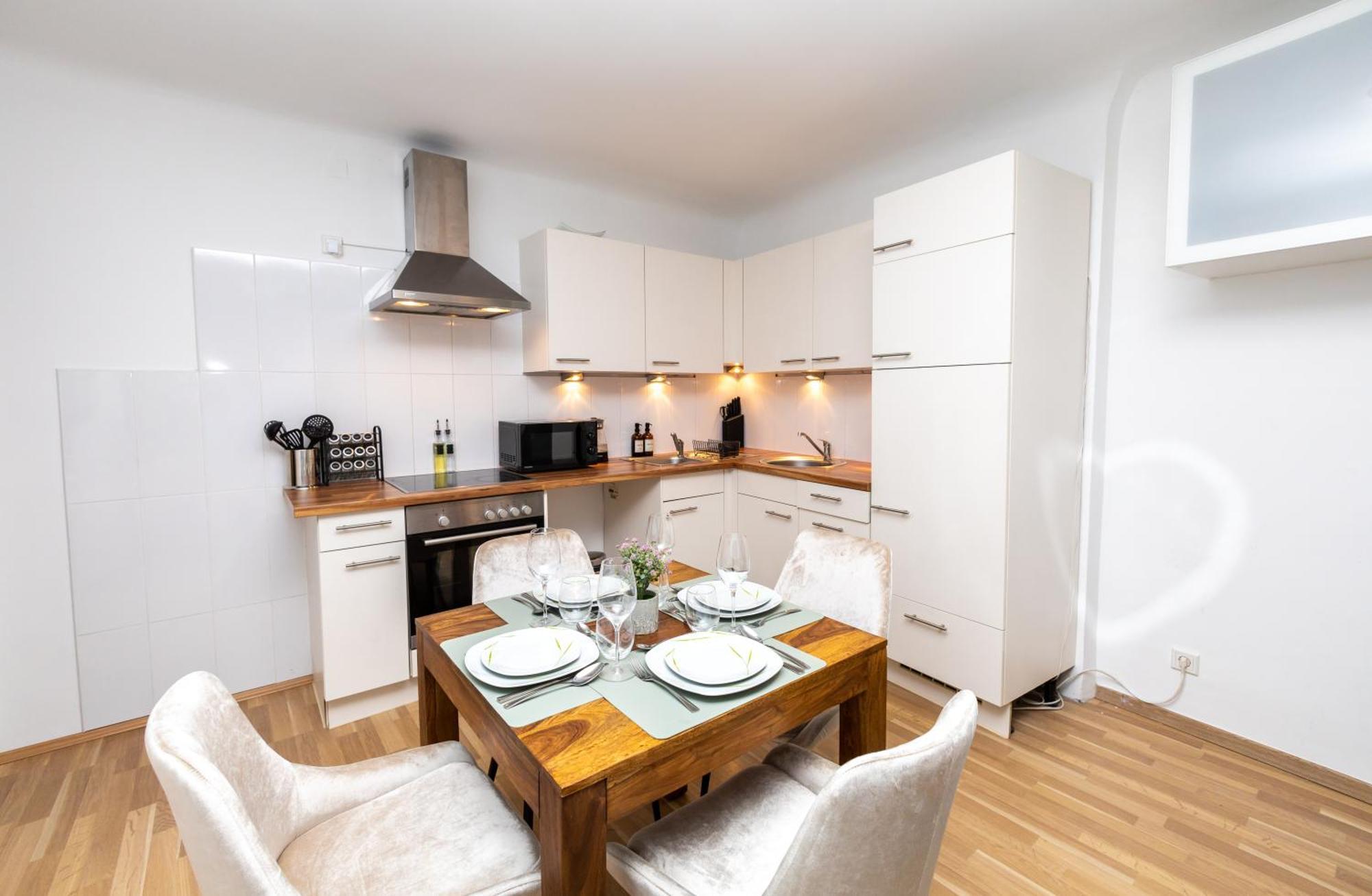 City Apartment Top Location, Quiet And Cozy Ideal To Relax Or Work Wina Bagian luar foto