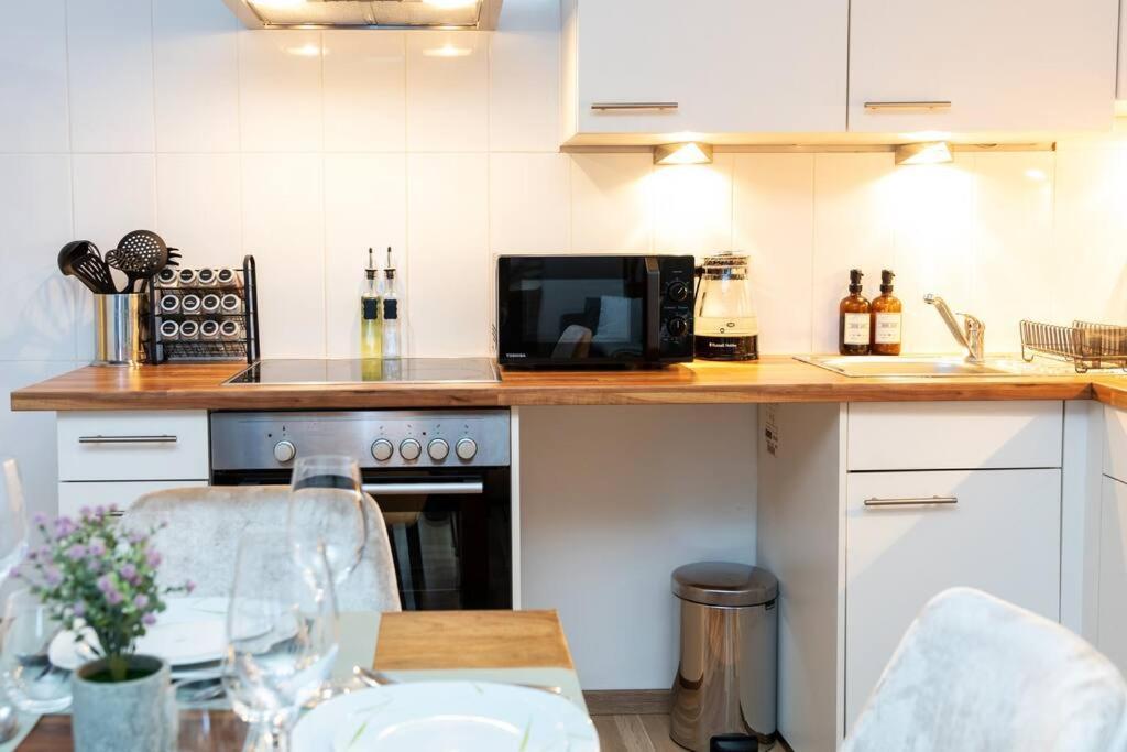 City Apartment Top Location, Quiet And Cozy Ideal To Relax Or Work Wina Bagian luar foto